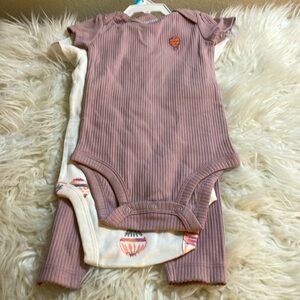NWT 3 piece Carter baby girl Clouds bodysuit set